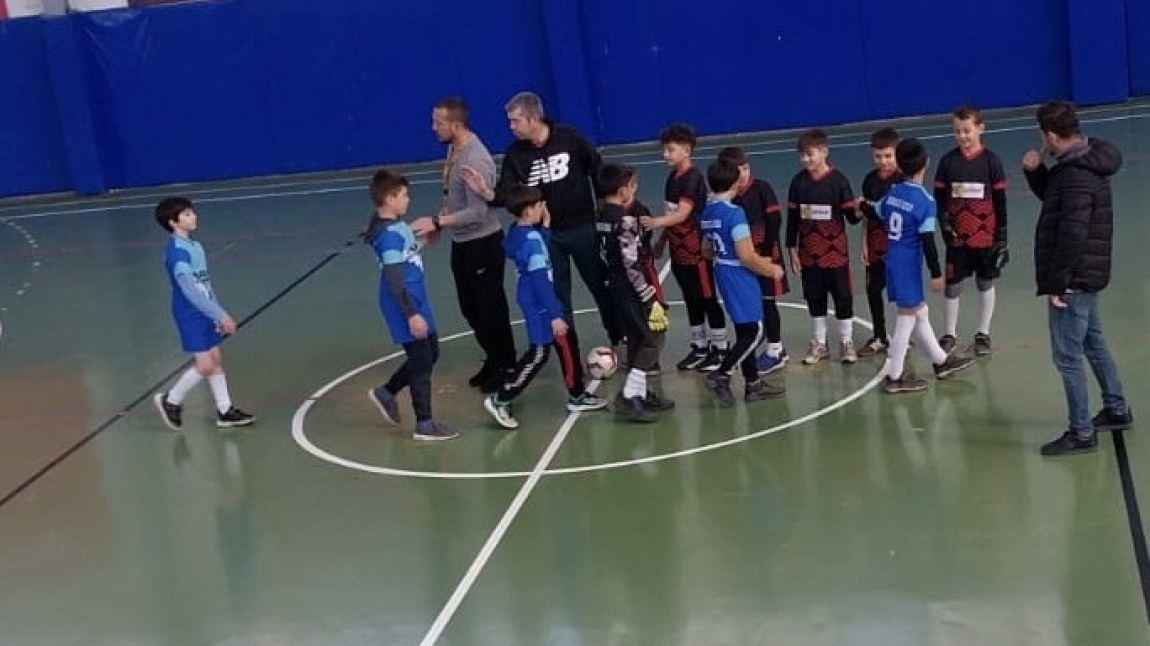 23 Nisan Ulusal Egemenlik ve Çocuk Bayramı İlkokullar Futsal Ligi Müsabakaları Başladı